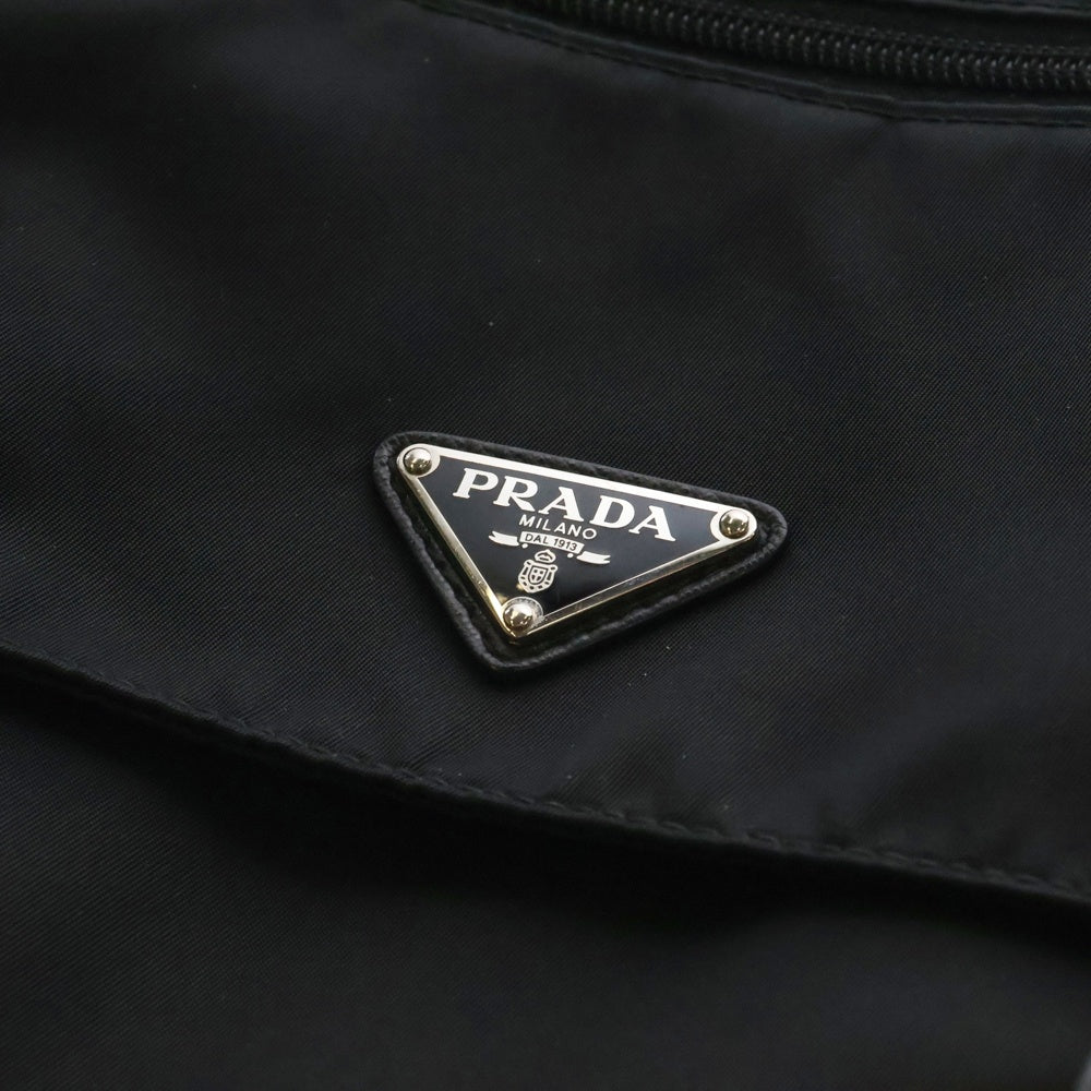 PRADA(プラダ) メッセンジャーバッグ ショルダーバッグ ブラック シルバー金具 トライアングルロゴプレート ナイロン×レザー BT6671