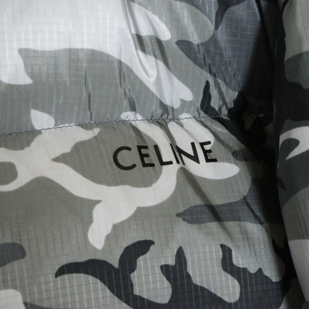 CELINE(セリーヌ) 22AW カモフラ 迷彩総柄 バックロゴプリント ジップアップ ダウンジャケット グレー/カーキ 2W771153Q