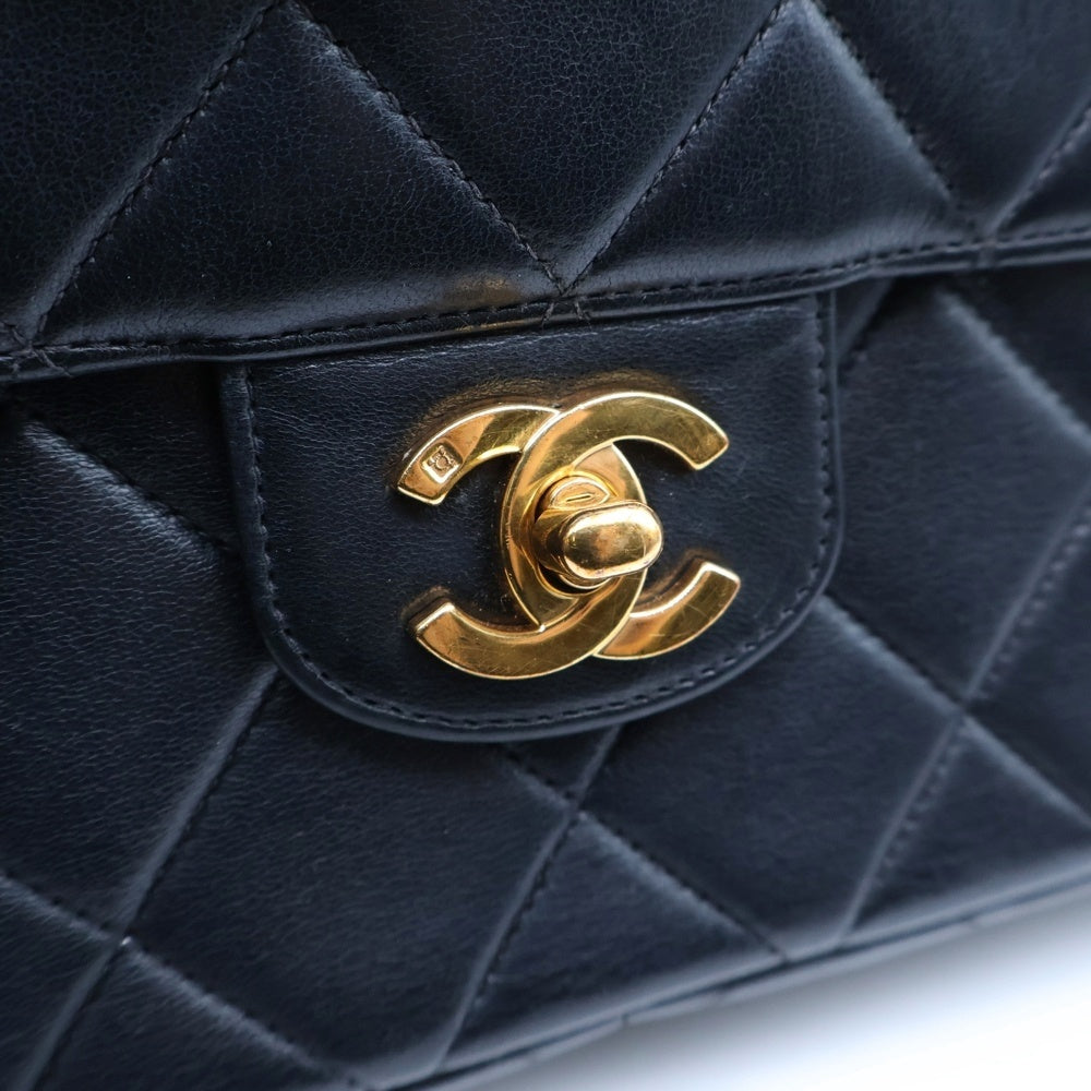 CHANEL(シャネル) マトラッセ25 ブラック シングルフラップ シングルチェーン ショルダーバッグ ブラック ラムスキン ゴールド金具 レディース