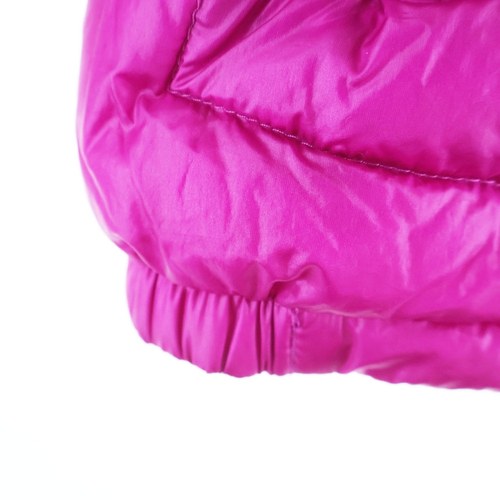 MONCLER(モンクレール) 22SS ACORUS ワッペンロゴ スタンドカラー ジップアップ ダウンジャケット ピンク H10911A10600 53029