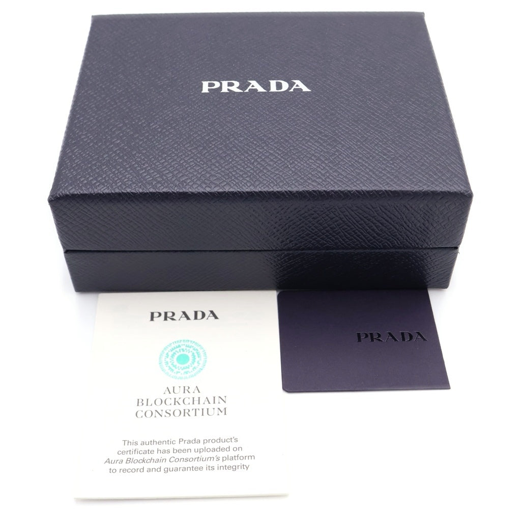 PRADA(プラダ) サフィアーノ レザー トライアングルロゴプレート ファスナー コンパクトウォレット 二つ折り財布 シルバー金具 ブラック 1ML018
