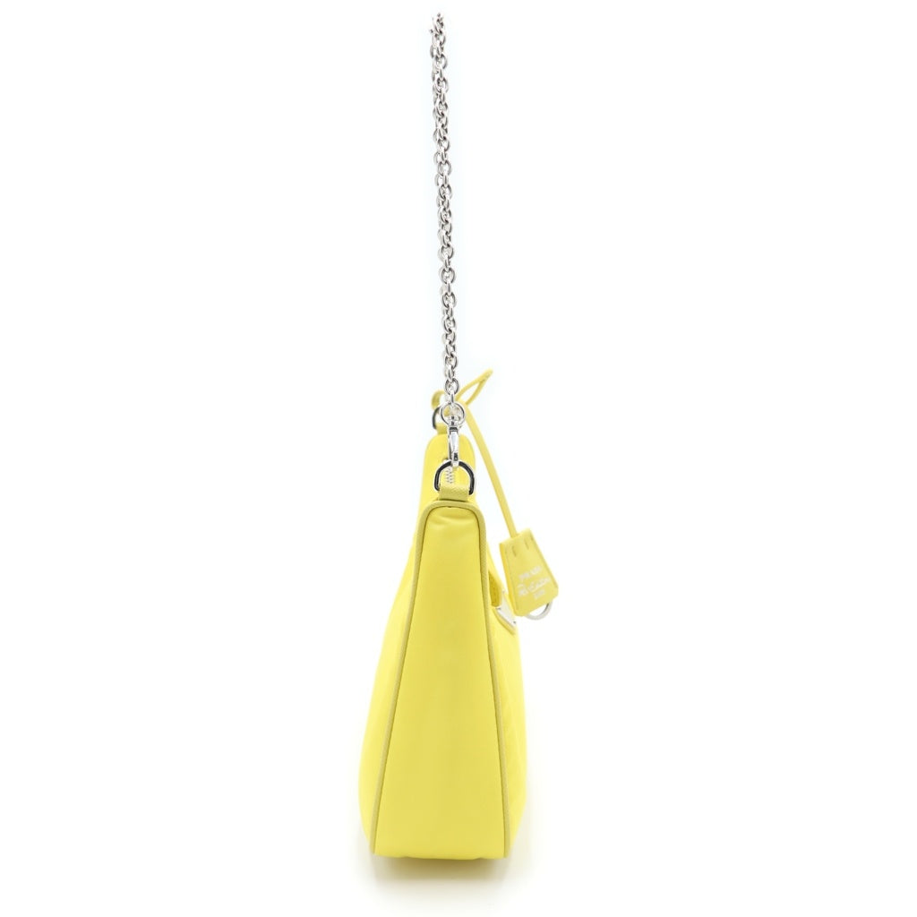 PRADA(プラダ) Re-Edition RE-NYLON リエディション リナイロン トライアングルロゴプレート ミニ ショルダーバッグ シルバー金具 イエロー 1BH204 レディース