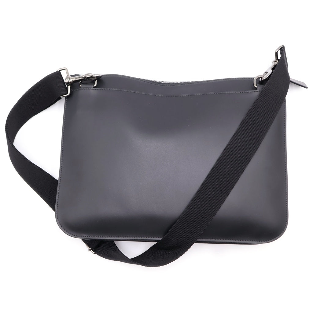 VALENTINO(ヴァレンティノ) SUPERVEE Vロゴ シグネチャーショルダーバッグ レザー シルバー金具 ブラック WY2B0B14SFU