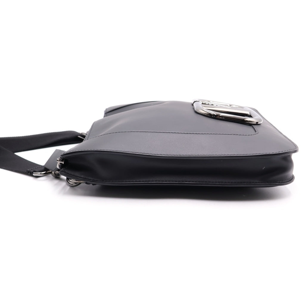 VALENTINO(ヴァレンティノ) SUPERVEE Vロゴ シグネチャーショルダーバッグ レザー シルバー金具 ブラック WY2B0B14SFU