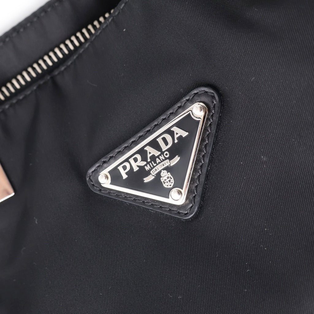 PRADA(プラダ) トライアングルロゴ ナイロン レザー シルバー金具 ハンドバッグ トートバッグ ブラック レディース