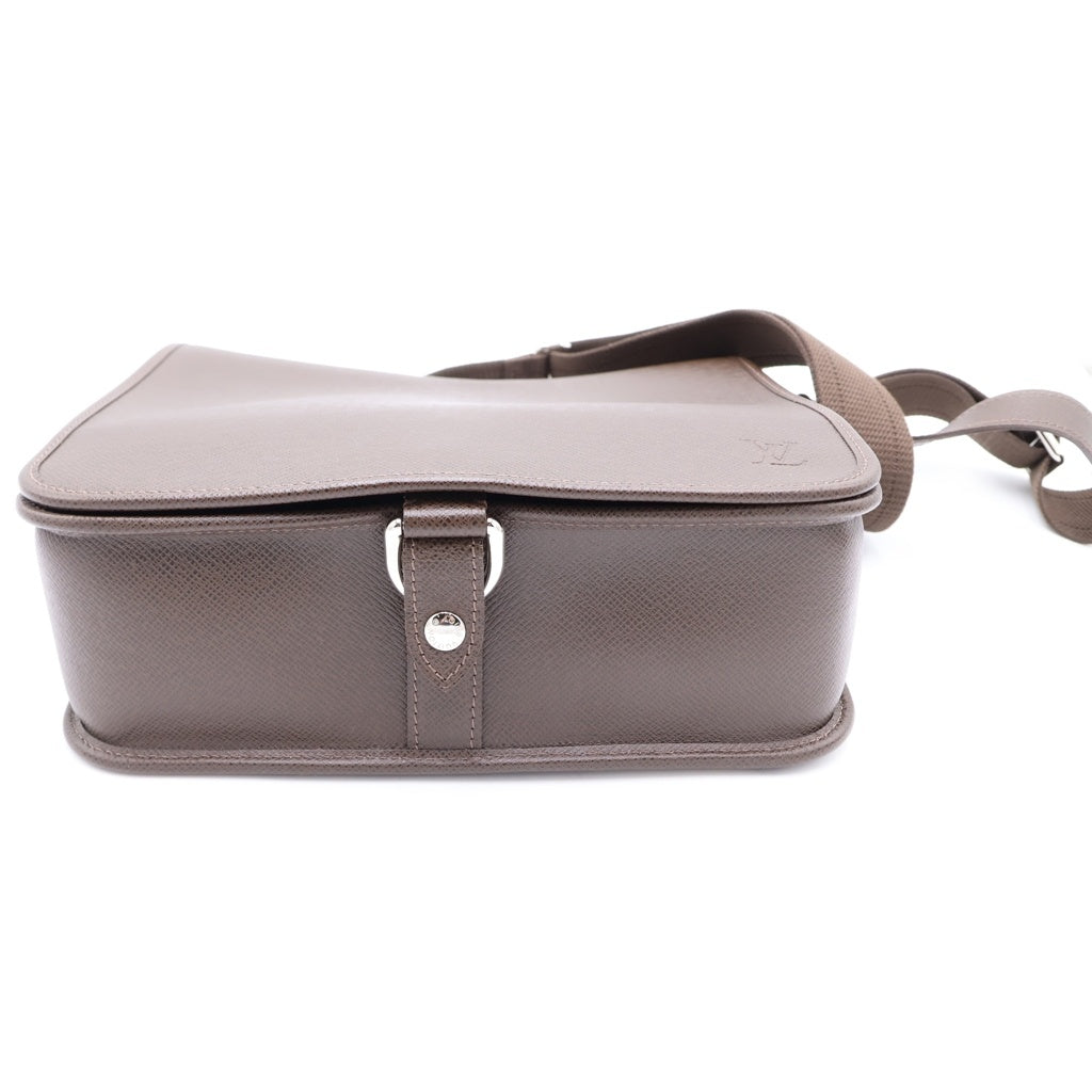 LOUIS VUITTON(ルイヴィトン) タイガ ヴィクトール ショルダーバッグ ブラウン レザー M32488 シルバー金具 レディース