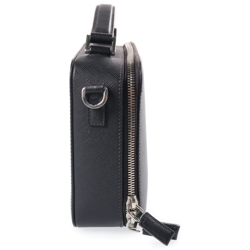 PRADA(プラダ) ブリック サフィアーノレザー トライアングルロゴプレート 2WAY ハンド ショルダーバッグ シルバー金具 ブラック 2VH069 レディース
