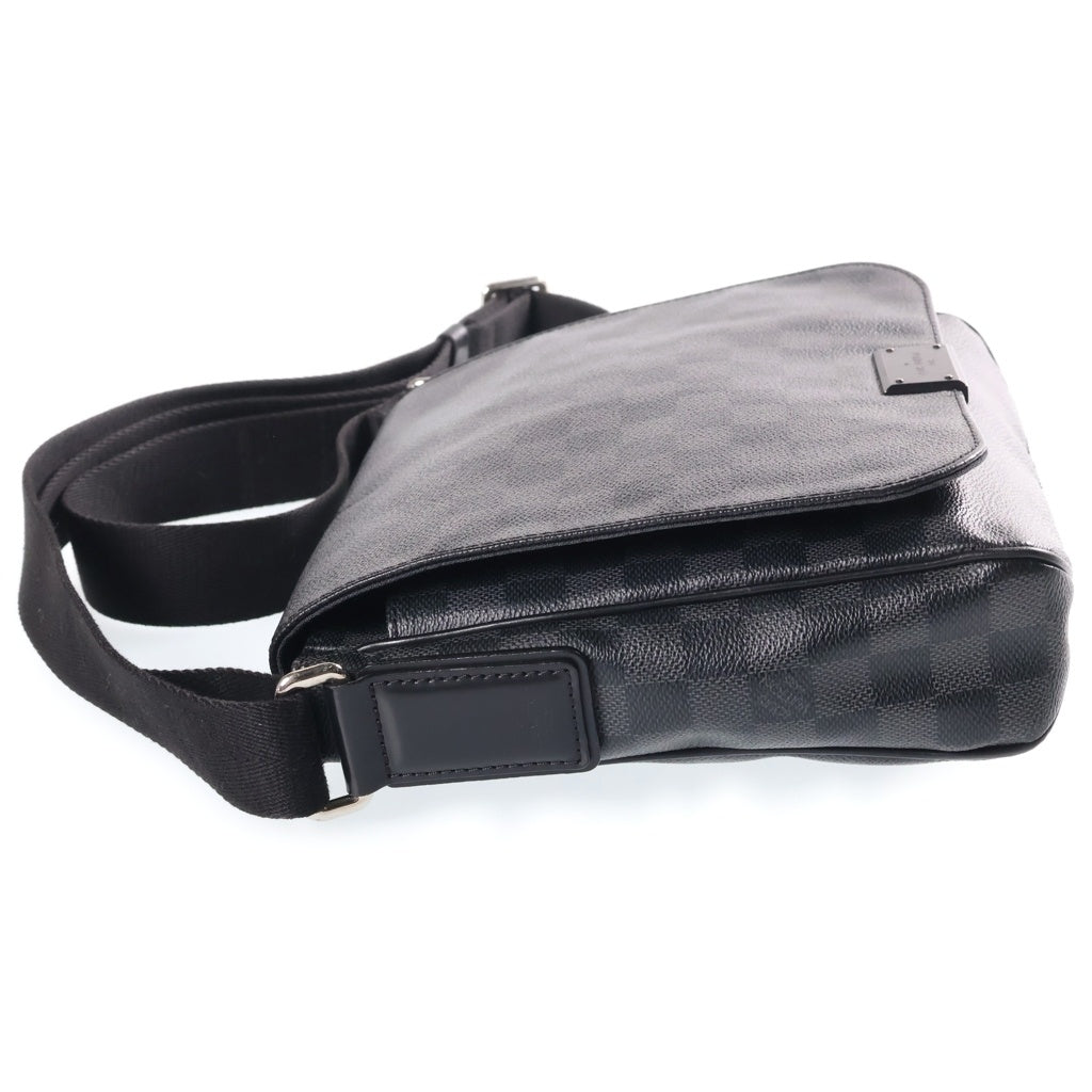 LOUIS VUITTON(ルイヴィトン) ダミエグラフィット ディストリクトPM ショルダーバッグ ブラック PVCレザー N41260 シルバー金具