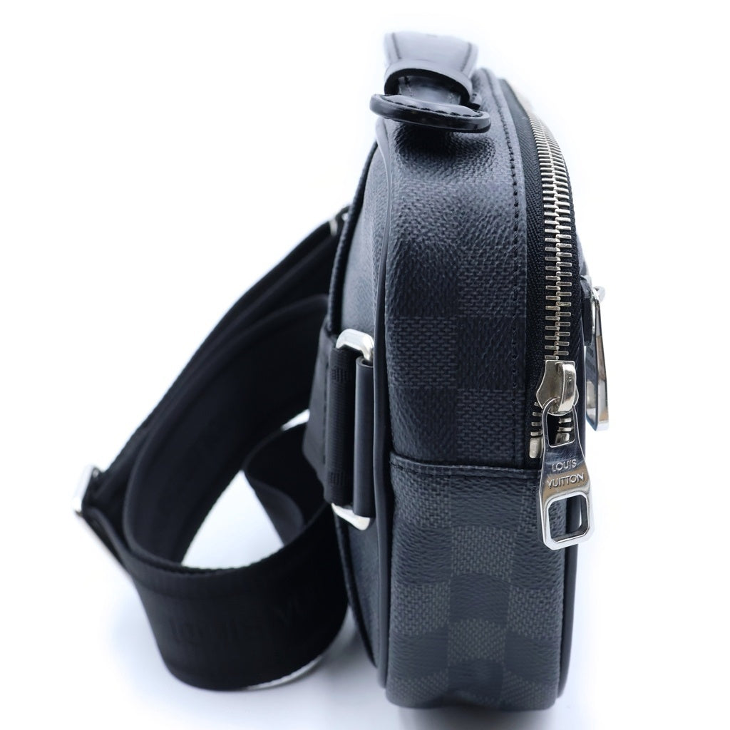 LOUIS VUITTON(ルイヴィトン) ダミエ グラフィット×クリストファー・ネメス アンブレール バムバッグ ショルダーバッグ ボディバッグ ブラック レザー×PVC N41289 シルバー金具