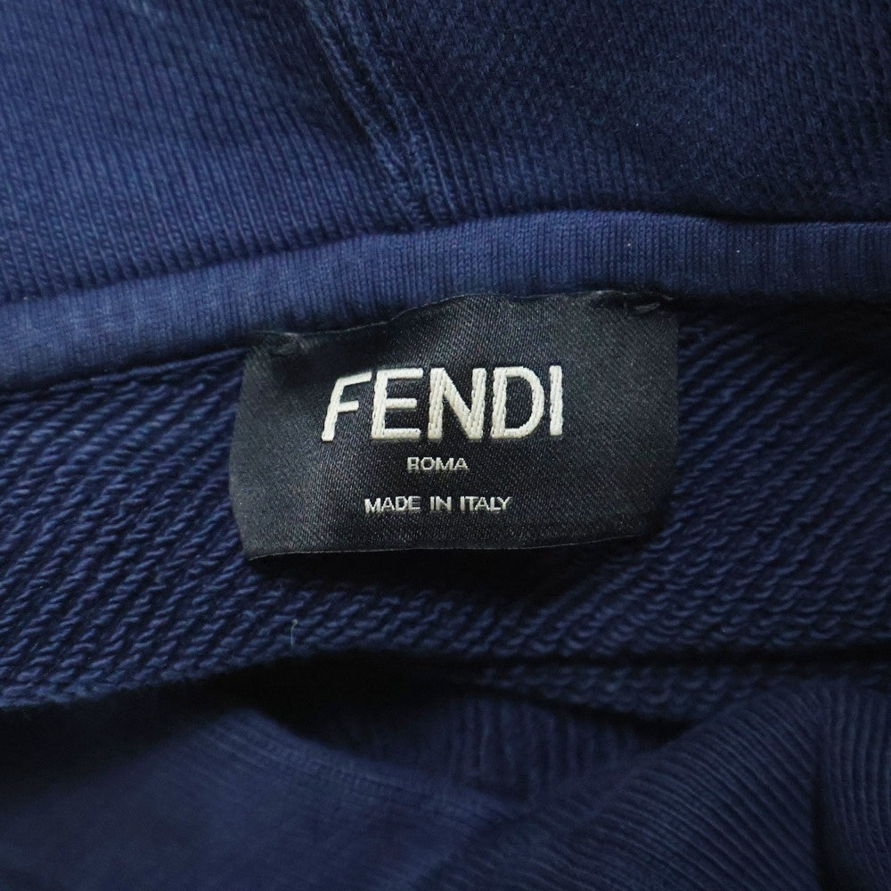 FENDI(フェンディ) 24AW ウォッシュ加工 メタルロゴプレート カットオフ プルオーバースウェットパーカー フーディー ネイビー FY1253 APM7