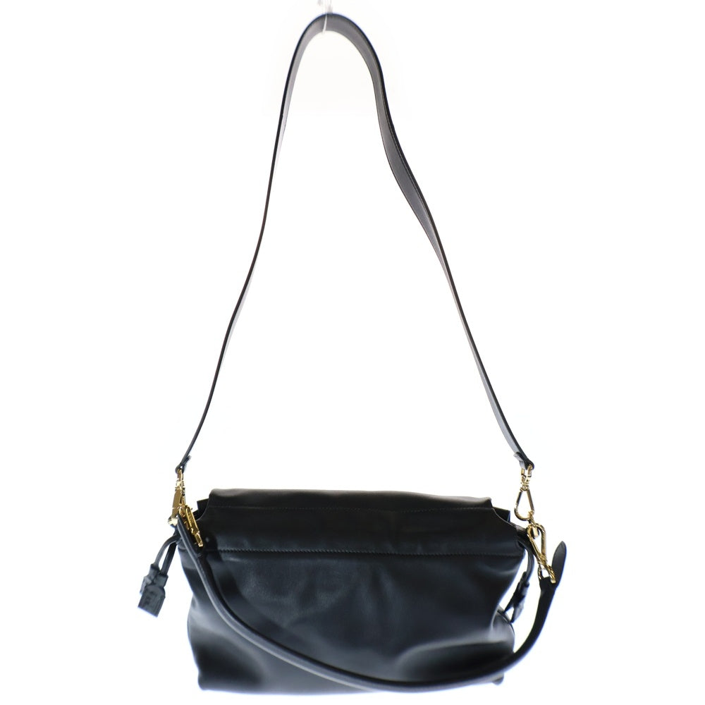 FENDI(フェンディ) マンマバケットミディアム ハンドバッグ ショルダーバッグ ゴールド金具 レザー ブラック 8BR833