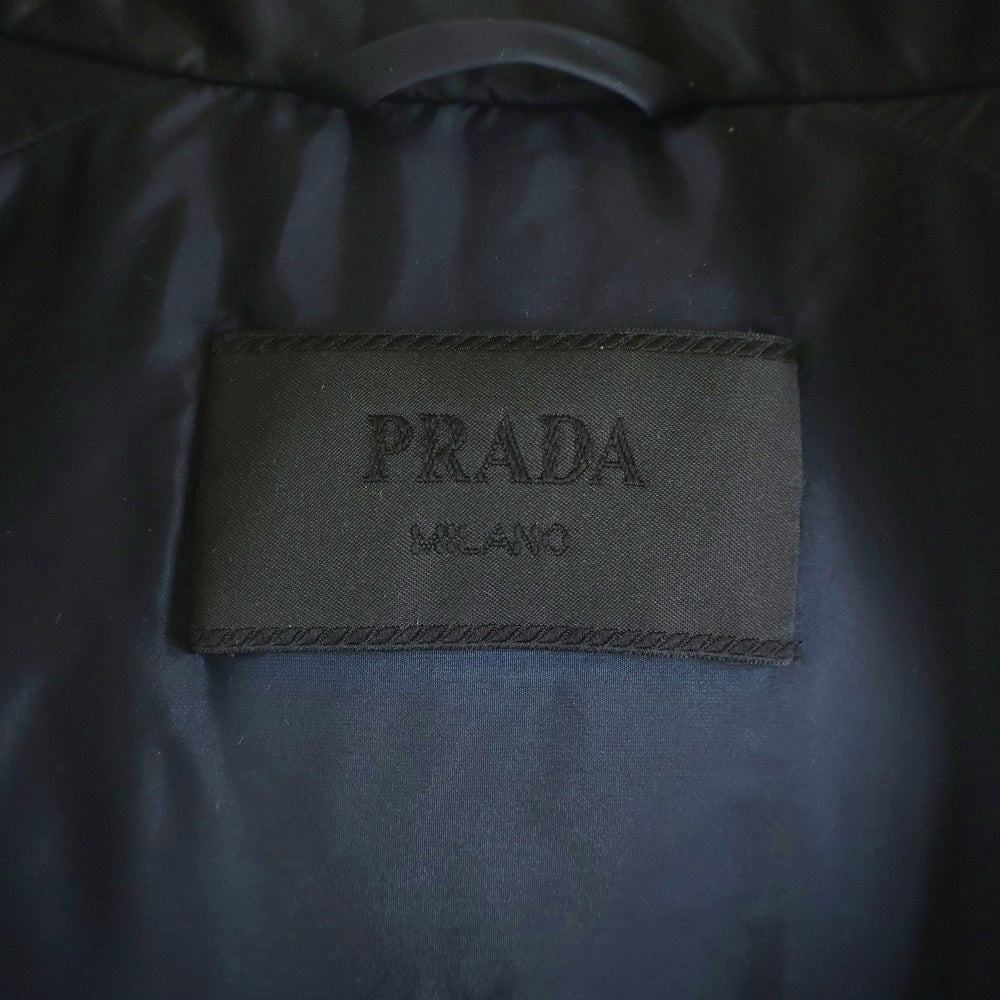 PRADA(プラダ) トライアングルロゴプレート フーデッド ジップアップ ダウンジャケット ブラック SGH573