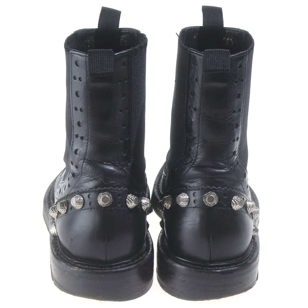 BALENCIAGA(バレンシアガ) ブローグ ジャイアント メダリオン レザー チェルシー サイドゴア ショートブーツ ブラック レディース 477159