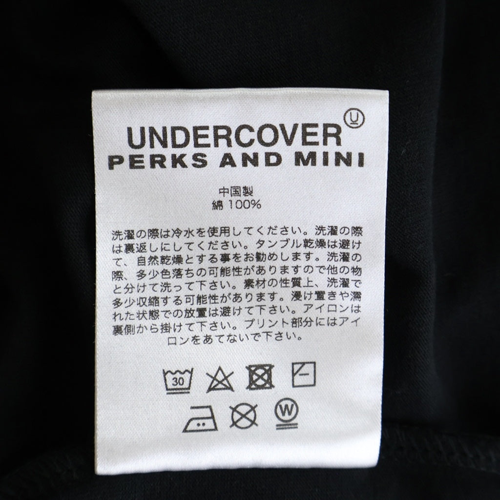 UNDERCOVER(アンダーカバー) ×PERKS AND MINI フロントUロゴ 半袖Tシャツ カットソー ブラック OTZ3808