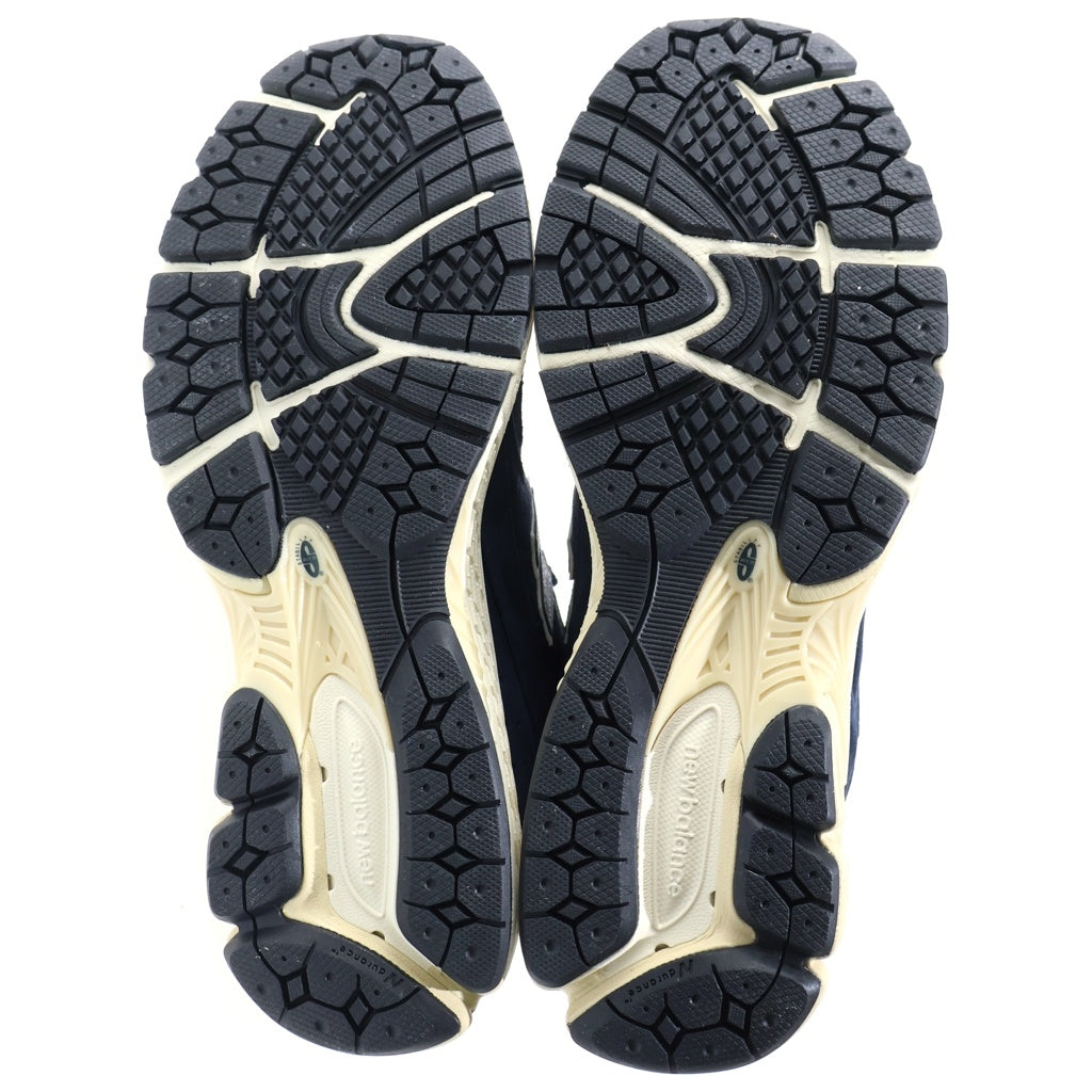 New Balance(ニューバランス) M2002RCA スウェードローカットスニーカー ネイビー