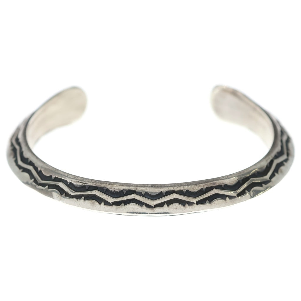 INDIAN JEWERLY(インディアンジュエリー) NAVAJO Sunshine Reeves ナバホ族 サンシャインリーブス トライアングルスタンプバングル シルバー