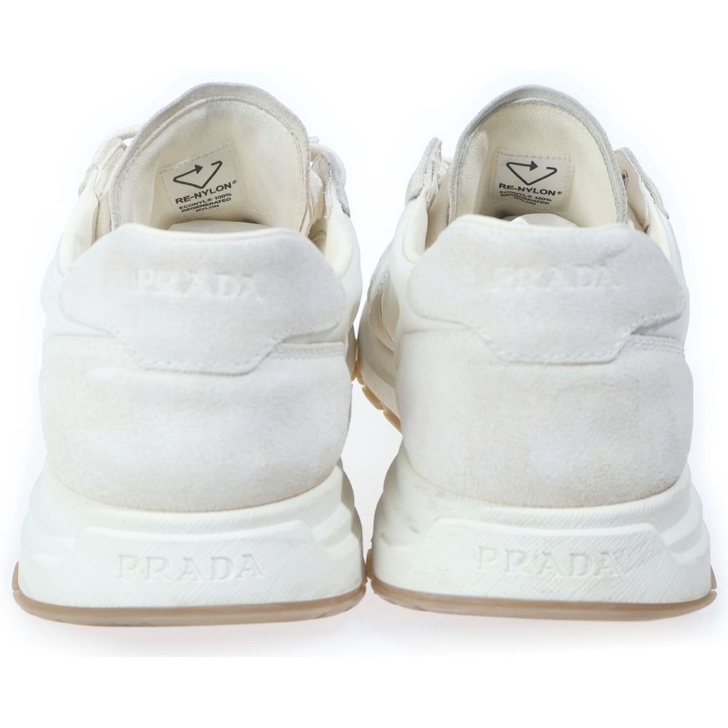 PRADA(プラダ) SCAMOSCIATO NYLON スウェード リナイロン トライアングルロゴ ローカットスニーカー ホワイト 2EE455