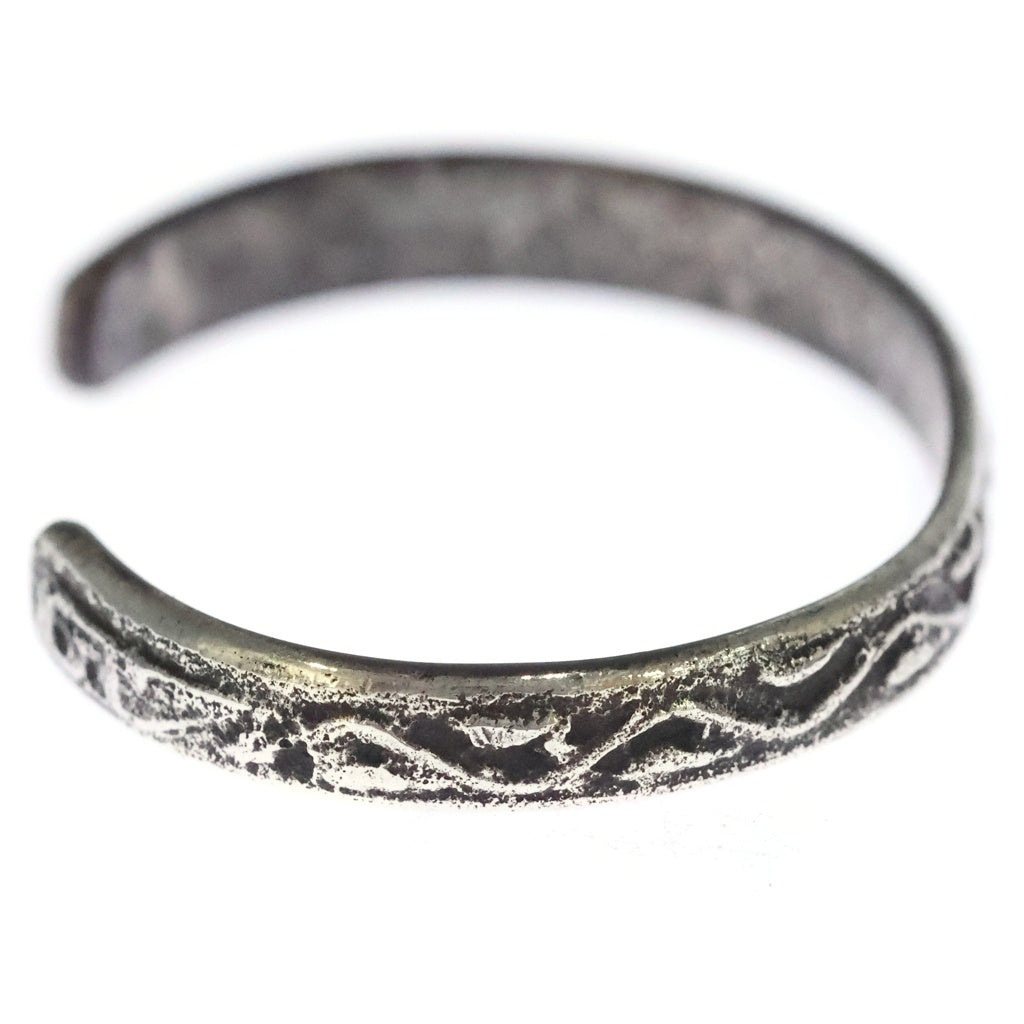 INDIAN JEWELRY(インディアンジュエリー) NAVAJO Ira.T.Custer ナバホ族 アイラ T カスター トゥファキャスト バングル シルバー