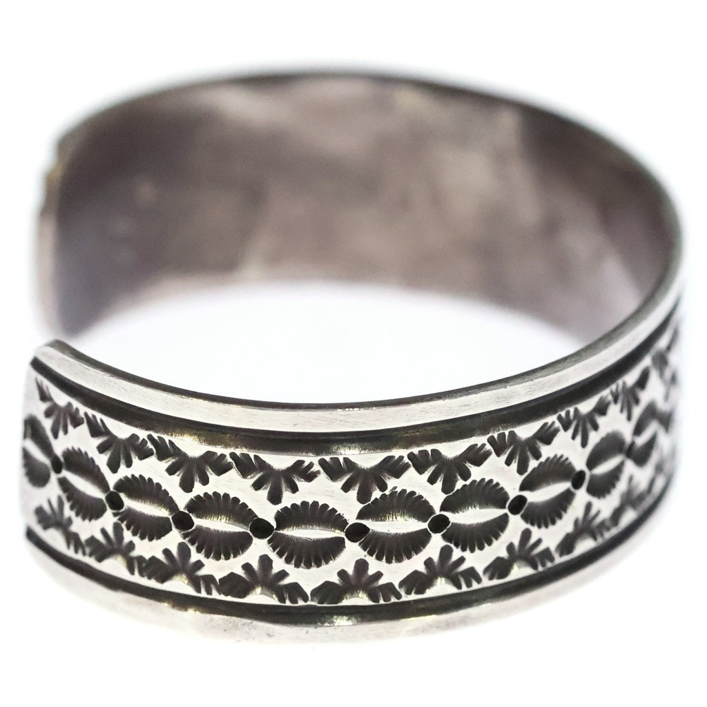 INDIAN JEWELRY(インディアンジュエリー) NAVAJO Leonard Maloney ナバホ族 レオナルドマロニー スタンプワークバングル シルバー