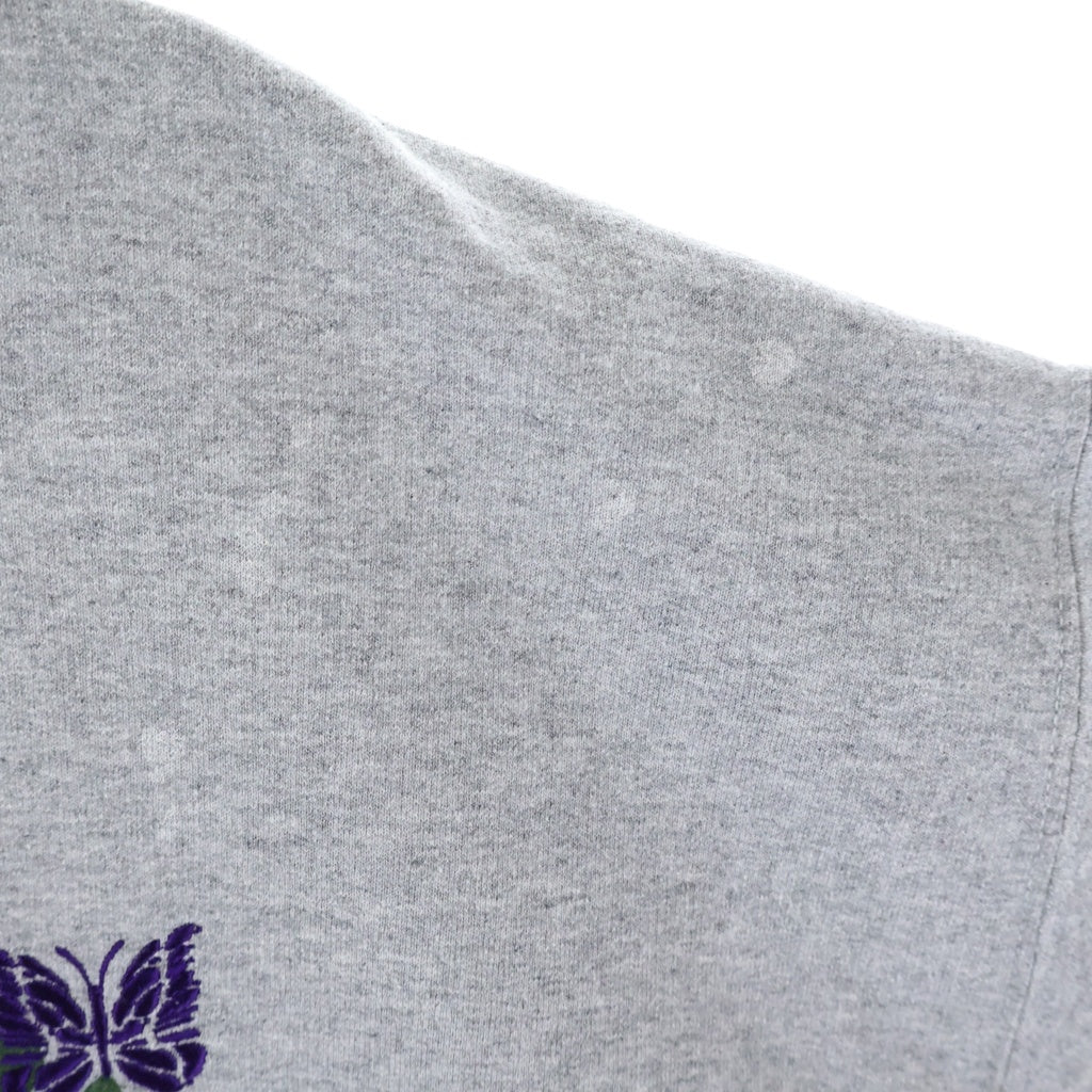Needles(ニードルス) ×Sasquatchfabrix Savage Sweat Peace Loving Nation ×サスクワァッチファブリックス フロントプリントクルーネックスウェットシャツ グレー 24SS-CSL-070