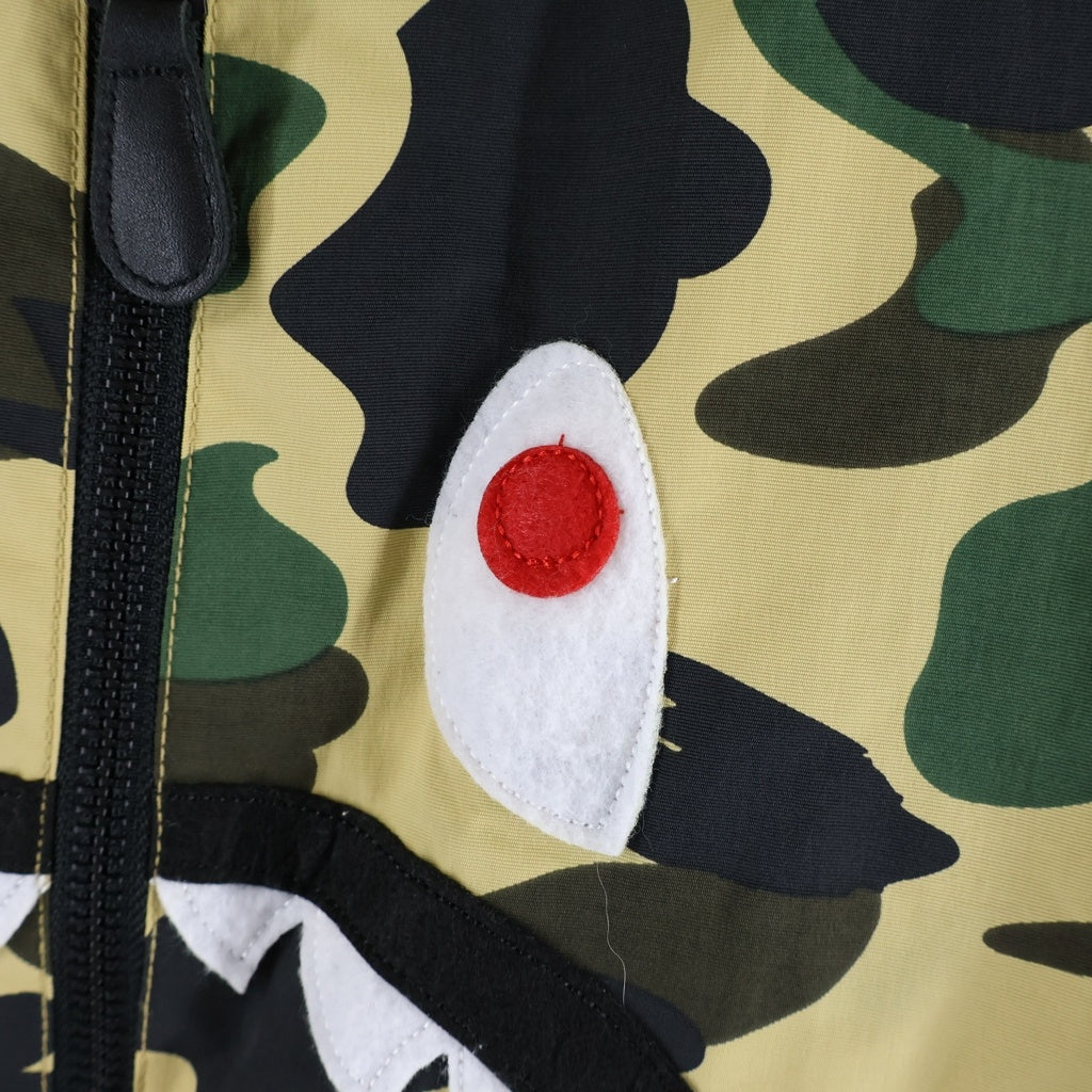 A BATHING APE(アベイシングエイプ) カモシャーク ジップアップマウンテンパーカー カーキ 001LJF301006X