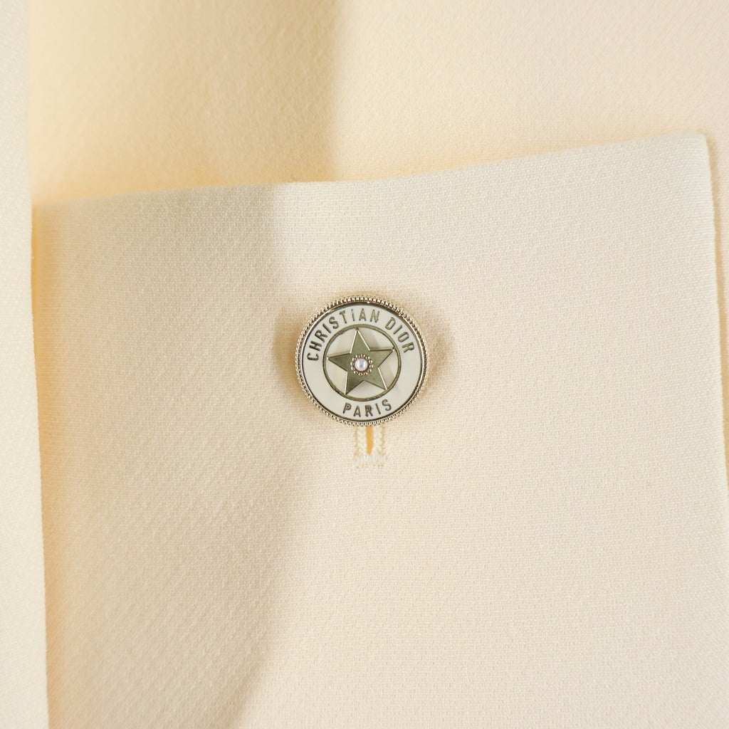 Christian Dior(クリスチャンディオール) スターボタン シルク混 ウール 3B ステンカラー ジャケット アイボリー レディース 321V52B1166
