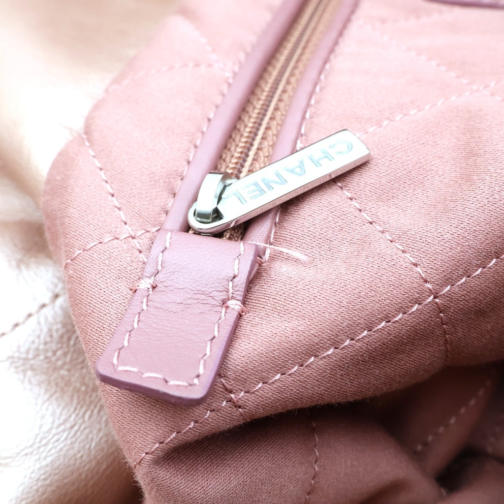 CHANEL(シャネル) シャネル22 スモール チェーンショルダーバッグ カーフスキン レザー ゴールド金具 メタリックピンク AS3980 プレート レディース
