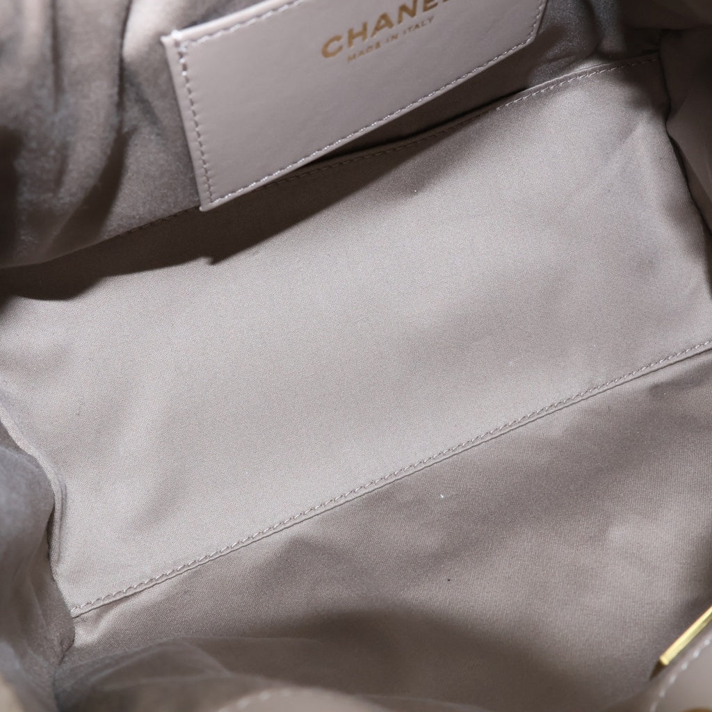 CHANEL(シャネル) シャネル25 スモール チェーンショルダーバッグ スエード レザー ゴールド金具 グレー プレート レディース