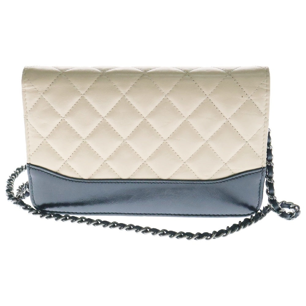 CHANEL(シャネル) ガブリエル ドゥ シャネル チェーンウオレット ショルダーウォレット 長財布 ラムスキン ベージュ×ブラック ゴールド金具 A84839