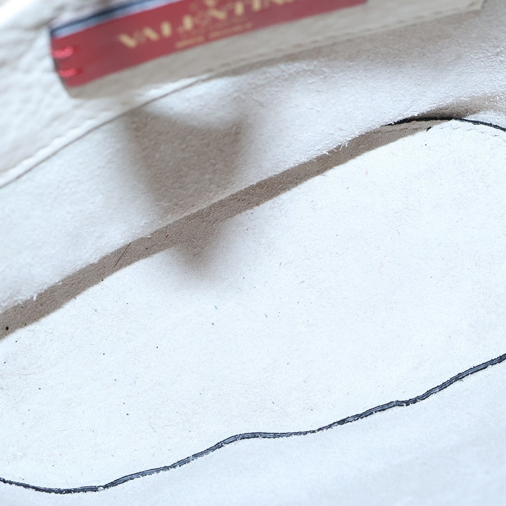 VALENTINO(ヴァレンチノ) スタッズ 2WAY ハンドバッグ ショルダーバック アイボリー レザー