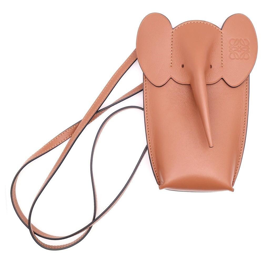 LOEWE(ロエベ) ポケット アナグラムエンボスロゴ クラシックカーフ レザー ショルダーバッグ フォンポーチ タン ブラウン C623B02X04