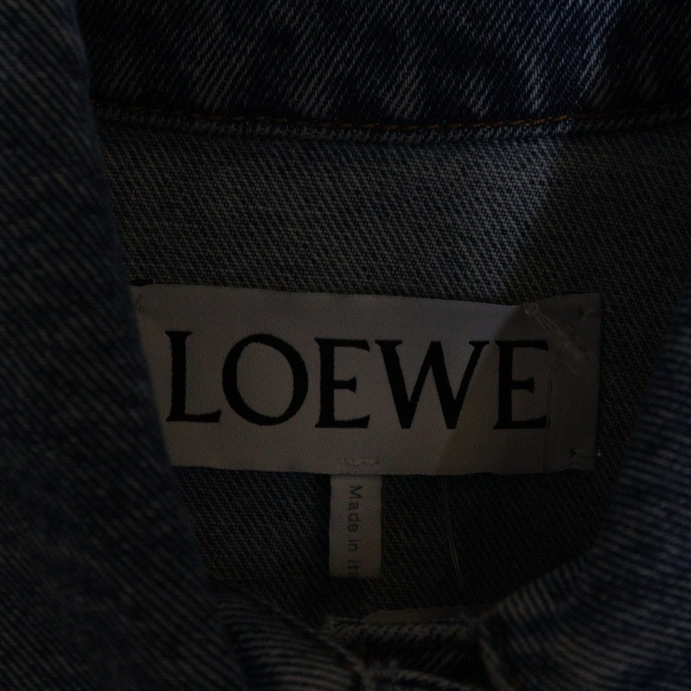 LOEWE(ロエベ) アナグラム ロゴ カットアウト レザーパッチ ウォッシュデニム トラッカージャケット インディゴ S359Y50X23