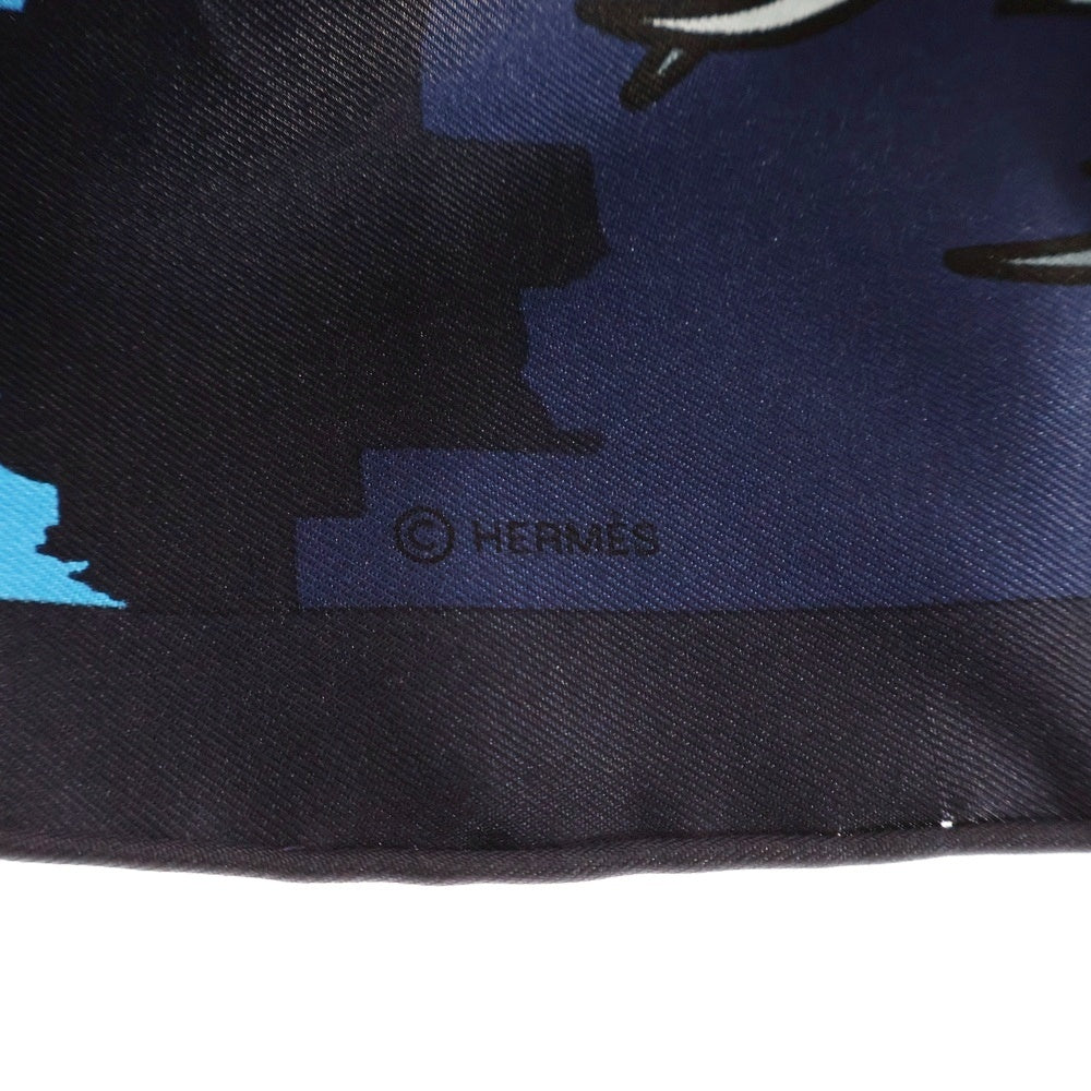 HERMES(エルメス) カレ90 フォーブルでのスペースショッピング 総柄プリント シルクスカーフ ネイビー