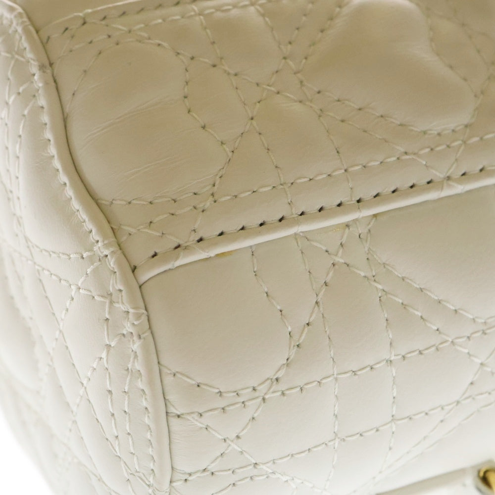 Christian Dior(クリスチャンディオール) ハートバニティ チェーンショルダーバック ミニバッグ ホワイト ゴールド金具 レザー