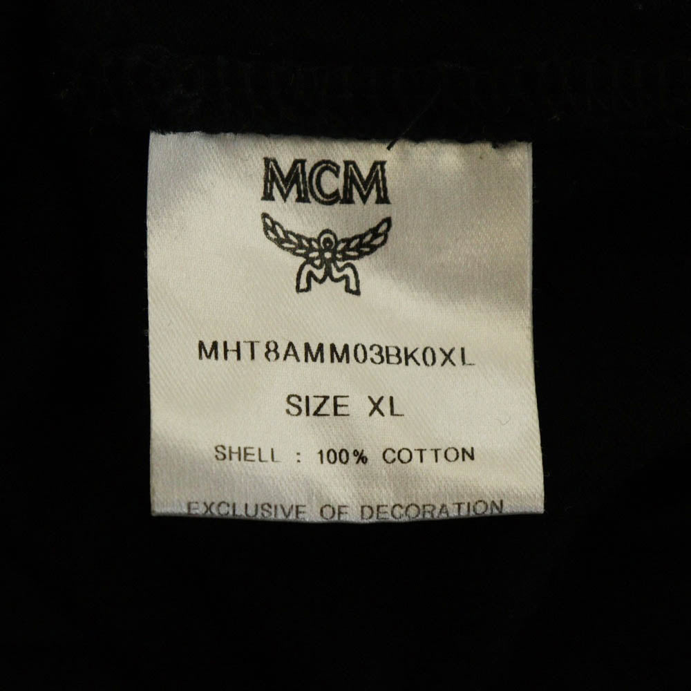 MCM(エム シー エム) スタッズ ラインストーン レザー ロゴ ワッペン クルーネック 半袖Tシャツ カットソー ブラック MHT8AMM03BK0XL