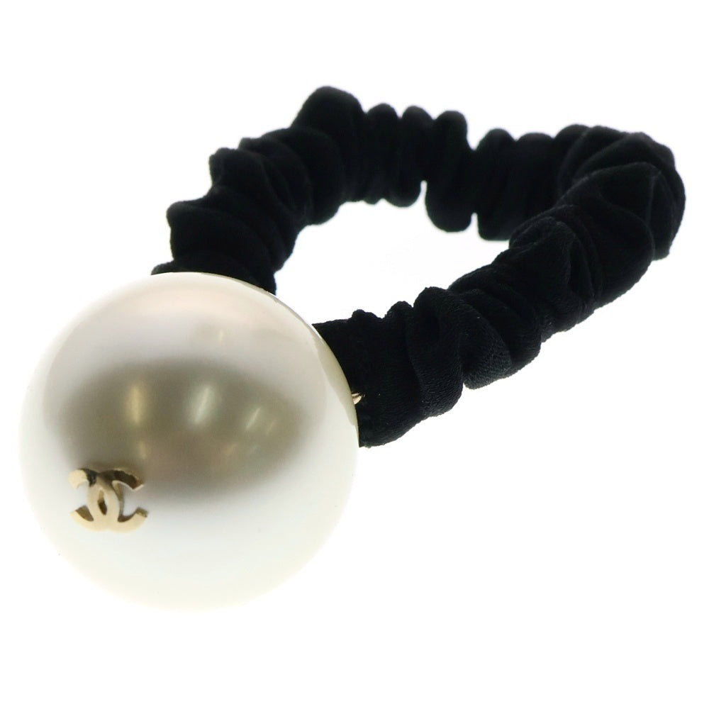 CHANEL(シャネル) 20年 ココマーク ヘアゴム フェイクパール ブラック レジン ヘアアクセサリー F20V レディース