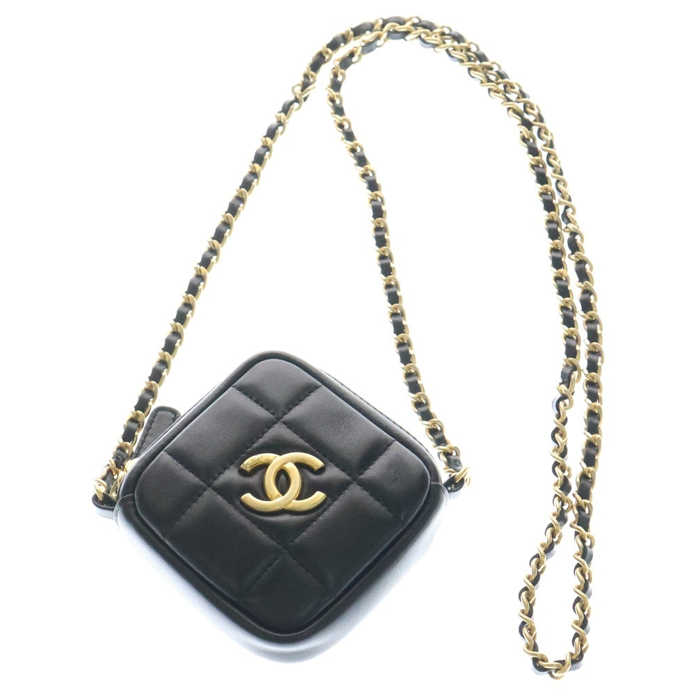 CHANEL シャネル ラムスキン ココマーク レザーポーチ B826 CHANEL(シャネル) ココマーク マトラッセ 30番台 ラムスキン
