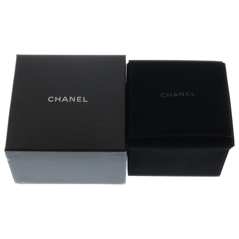 CHANEL(シャネル) ココマーク マトラッセモチーフ ラインストーン付チェーンAirpodsケース シルバー レディース