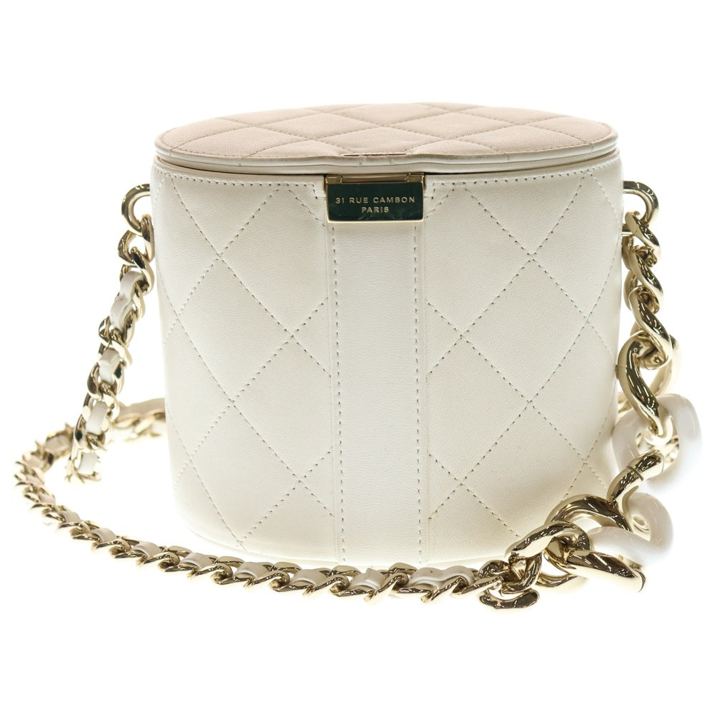 CHANEL(シャネル) マトラッセ ココマーク ターンロック ラムスキン レザー バニティ チェーン ショルダーバッグ ゴールド金具 ホワイト 29番台