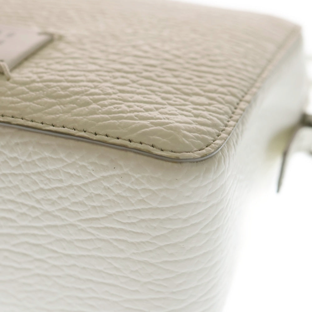 Maison Martin Margiela(メゾンマルタンマルジェラ) 5AC ショルダーバッグ ミニバッグ 巾着バッグ ホワイト レザー SB1WG0018 シルバー金具 レディース