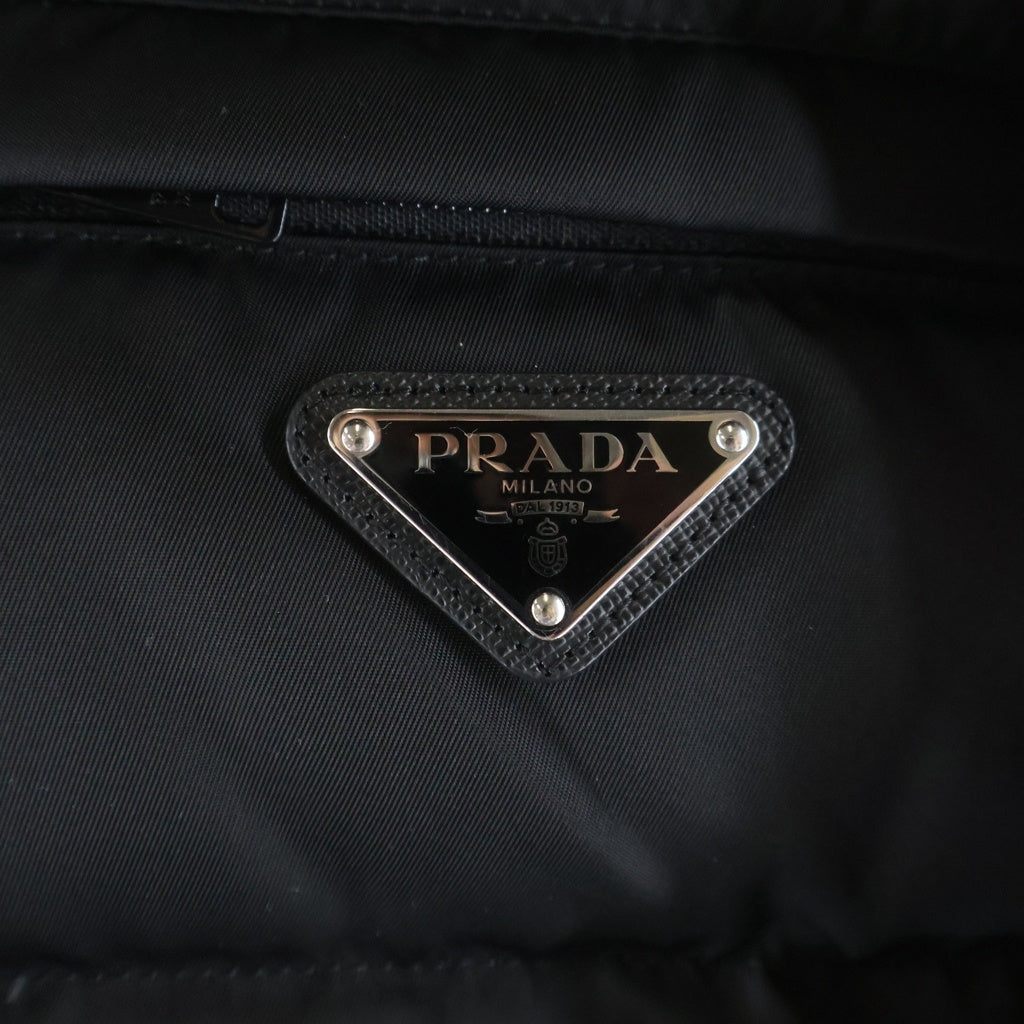 PRADA(プラダ) トライアングルロゴ ギャバジンパファーダウンジャケット ブラック #38 レディース