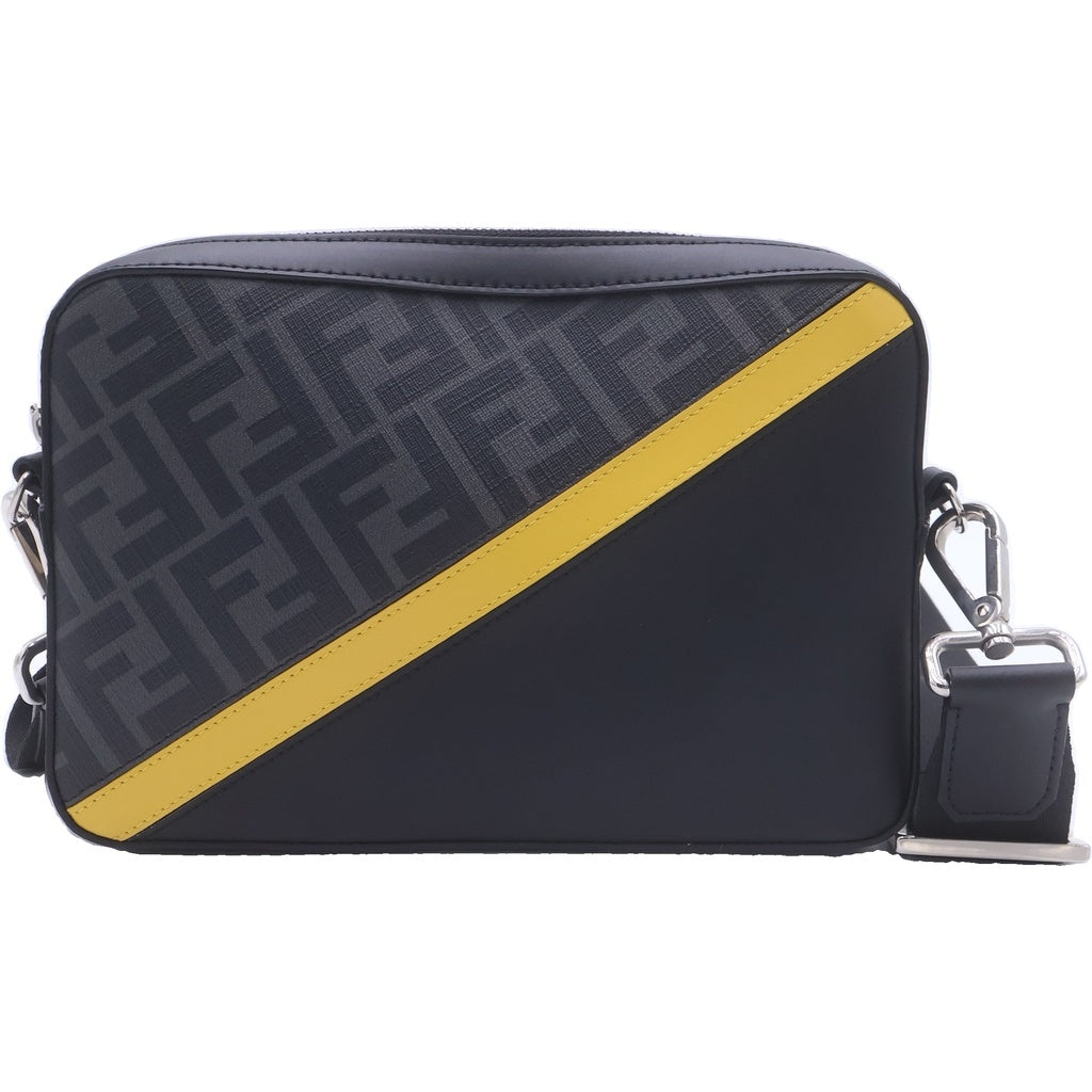 FENDI(フェンディ) ダイアゴナル ズッカ柄 PVC レザー カメラ ショルダーバッグ シルバー金具 ブラック 70M286 レディース
