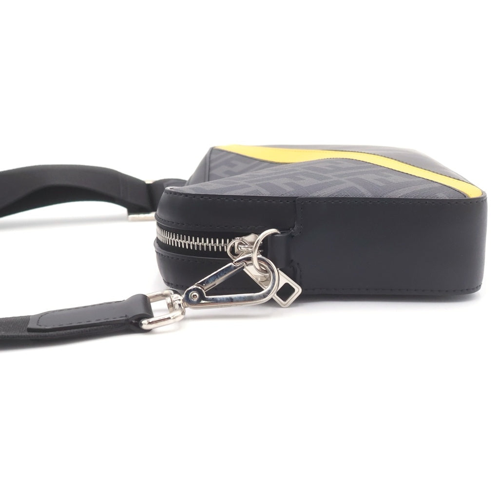 FENDI(フェンディ) ダイアゴナル ズッカ柄 PVC レザー カメラ ショルダーバッグ シルバー金具 ブラック 70M286 レディース