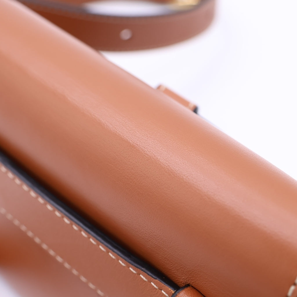LOEWE(ロエベ) ゲートバッグ ミニ ショルダーバッグ ブラウン タン レザー 321.12.U62 ゴールド金具 レディース