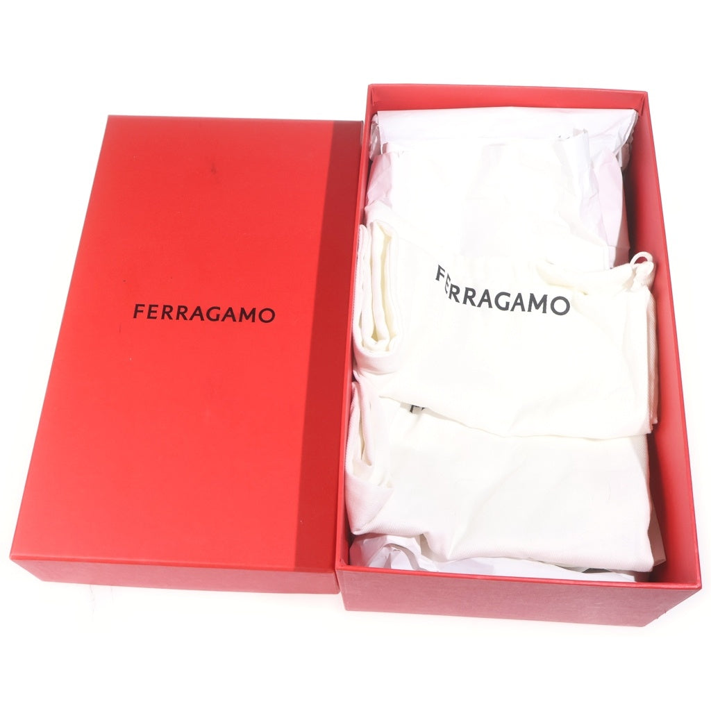FERRAGAMO(フェラガモ) パテントレザー ヒール ブラック レディース