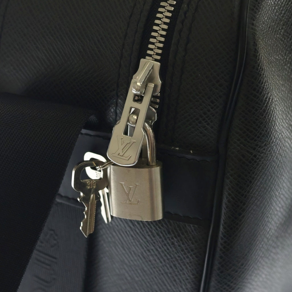 LOUIS VUITTON(ルイヴィトン) リポーターPM タイガ ショルダーバッグ ブラック レザー M30152 シルバー金具 レディース