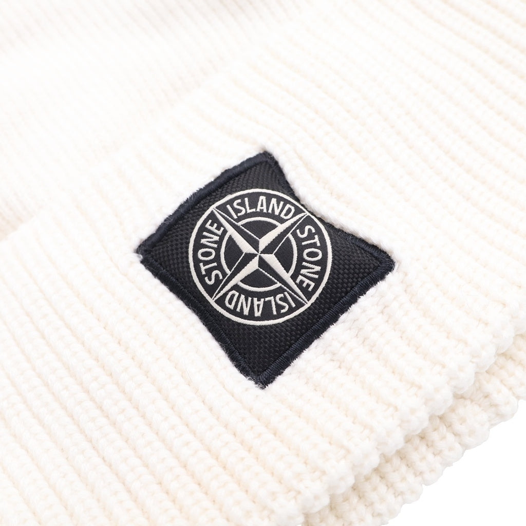 STONE ISLAND(ストーンアイランド) ロゴワッペン ニットキャップ ニット帽 帽子 ホワイト