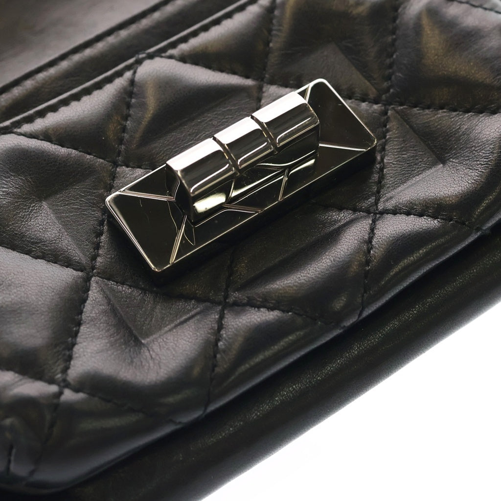 CHANEL(シャネル) 2.55 マトラッセ ターンロック ショルダーバッグ ブラック レザー シルバー金具 レディース
