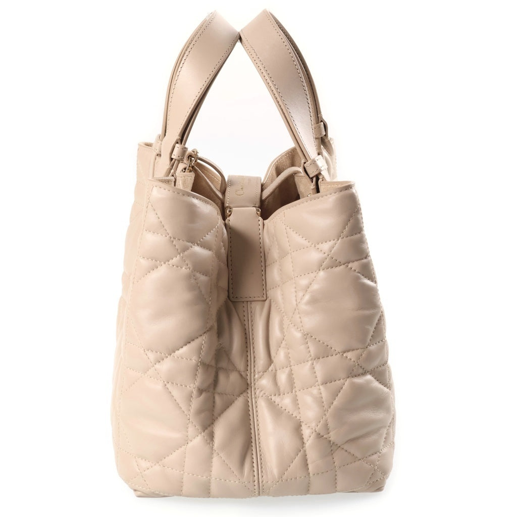 Christian Dior(クリスチャンディオール) トゥジュール マクロカナージュ ハンドバッグ カーフ ベージュ レディース