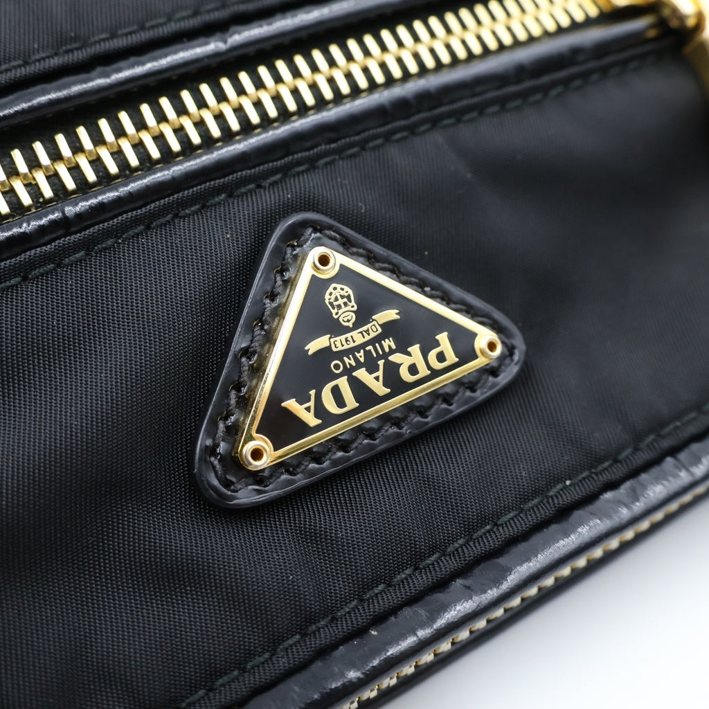PRADA(プラダ) アクセサリーポーチ ハンドバッグ トライアングルロゴ ブラック ナイロン ゴールド金具 BN1834 レディース